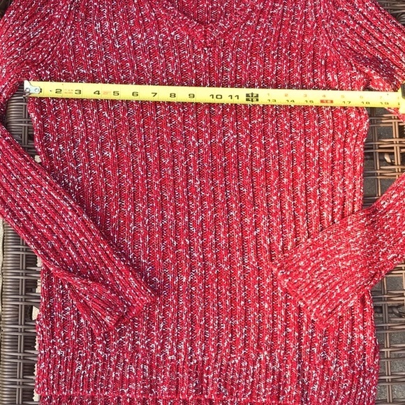 Jones New York Red V Neck Sweater withh Bell Sleeves Size Medium - Picture 10 of 11